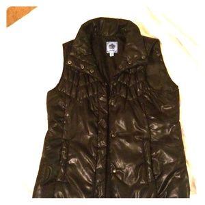 Black puffy vest
